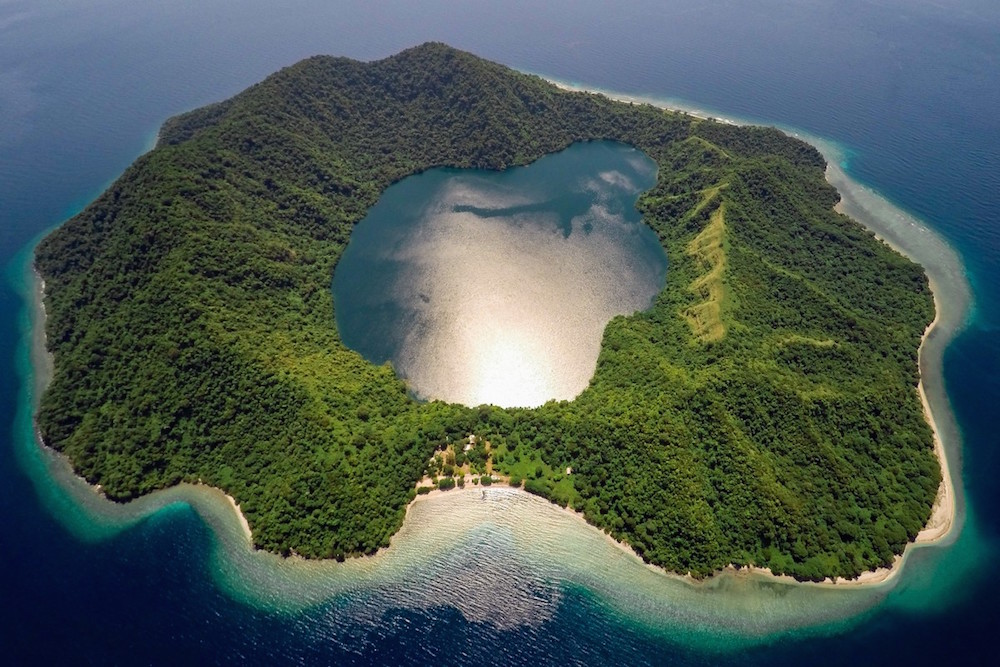 satonda-island-pulau-moyo